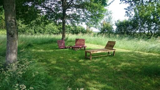 espace détente sous les chênes